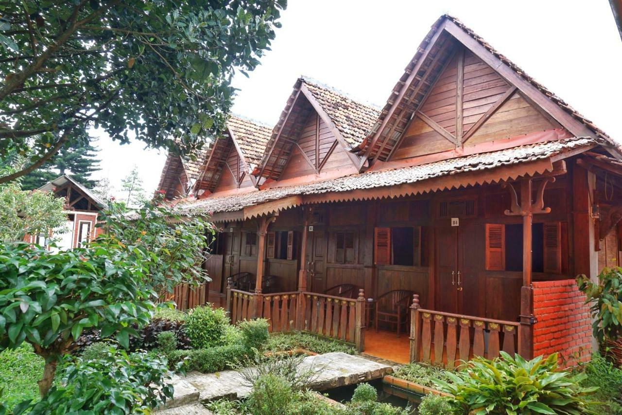 Hotel Grand Pesona Ksatria Cisarua Exterior foto