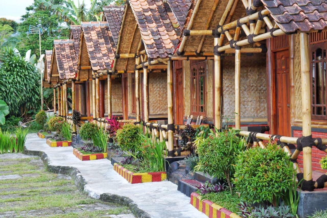 Hotel Grand Pesona Ksatria Cisarua Exterior foto