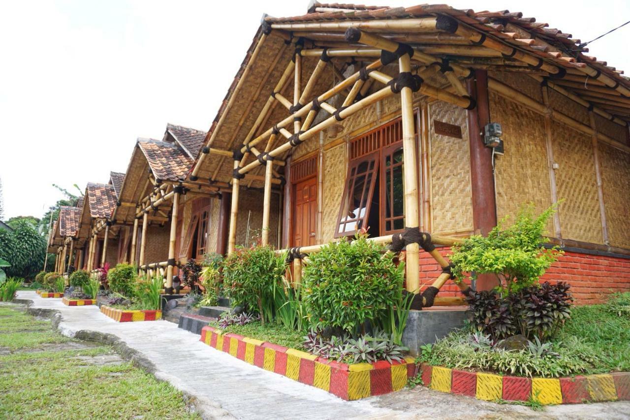 Hotel Grand Pesona Ksatria Cisarua Exterior foto
