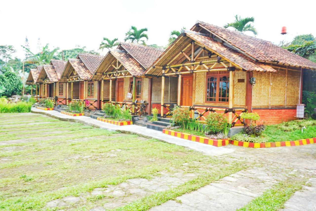 Hotel Grand Pesona Ksatria Cisarua Exterior foto