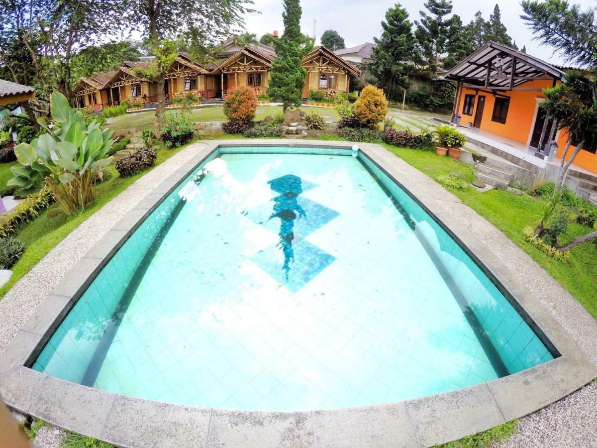 Hotel Grand Pesona Ksatria Cisarua Exterior foto